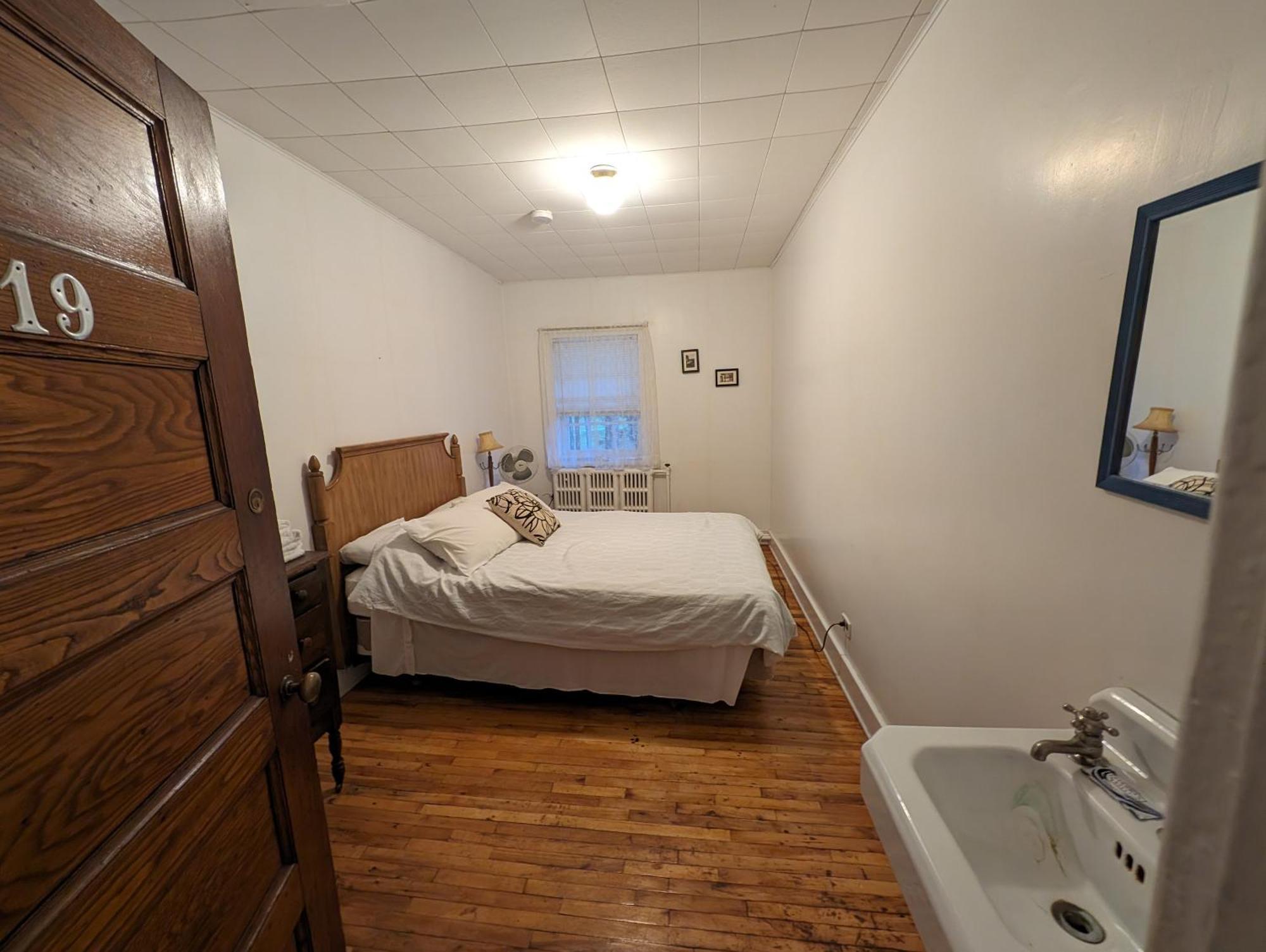 Bristol Pine Lodge מראה חיצוני תמונה