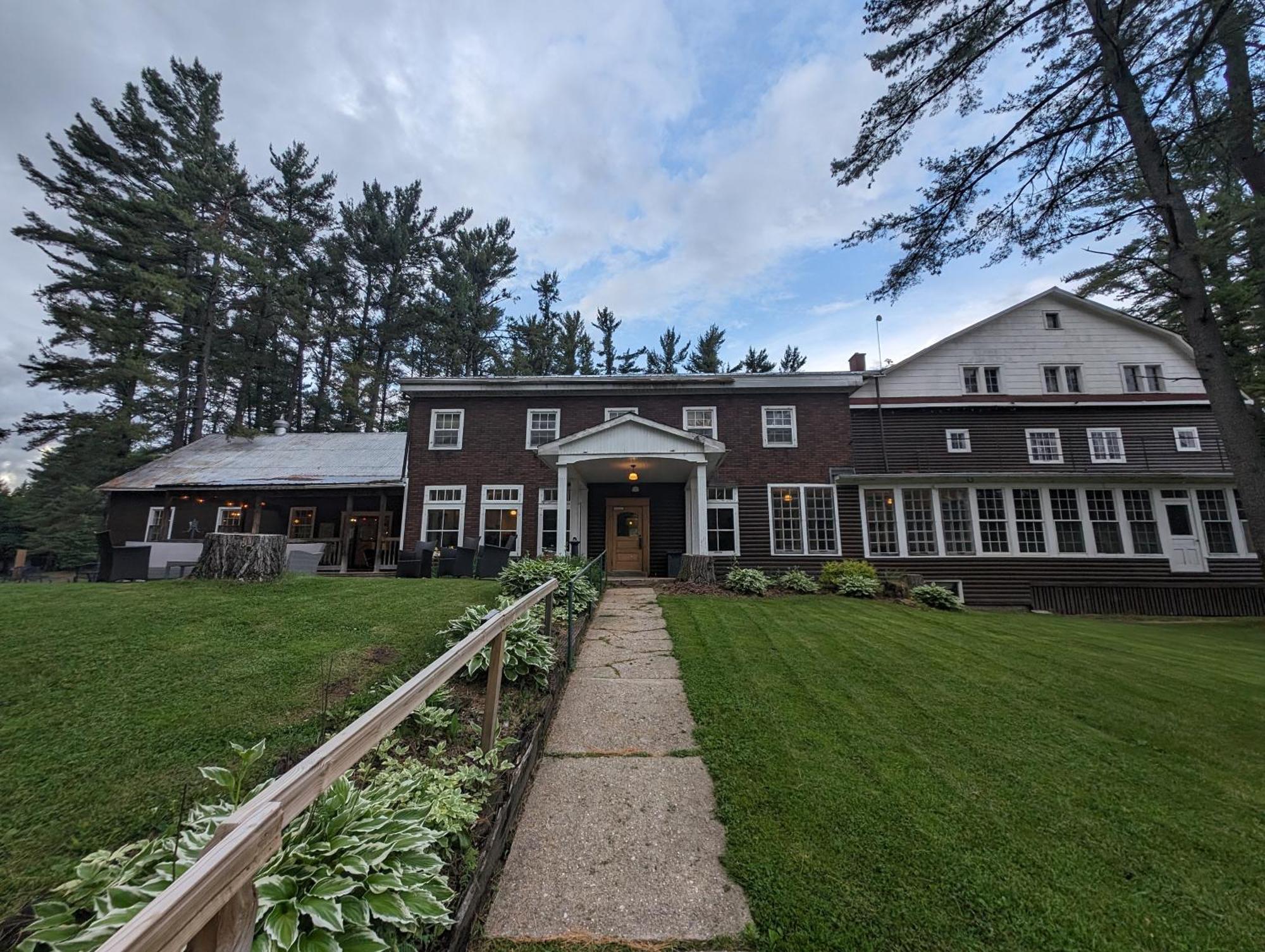 Bristol Pine Lodge מראה חיצוני תמונה