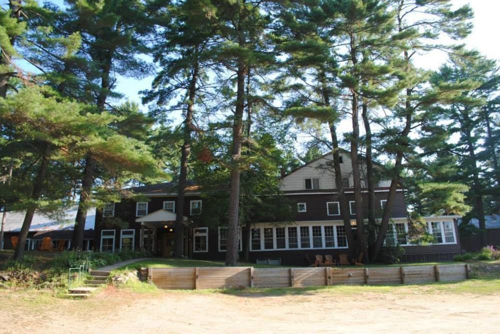 Bristol Pine Lodge מראה חיצוני תמונה